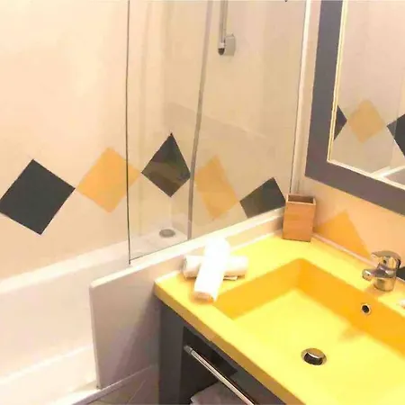 Apartment Soleil- 4 Pers Hyper Centre - 2 Min - Terrasse Saint-Raphael (Var)